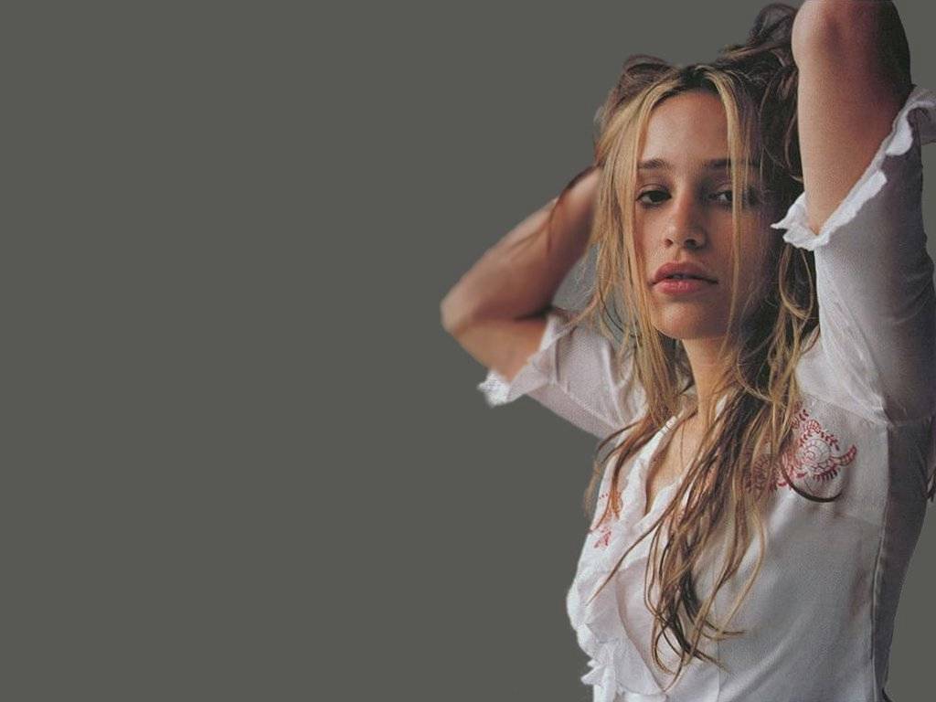 Piper Perabo leaked wallpapers