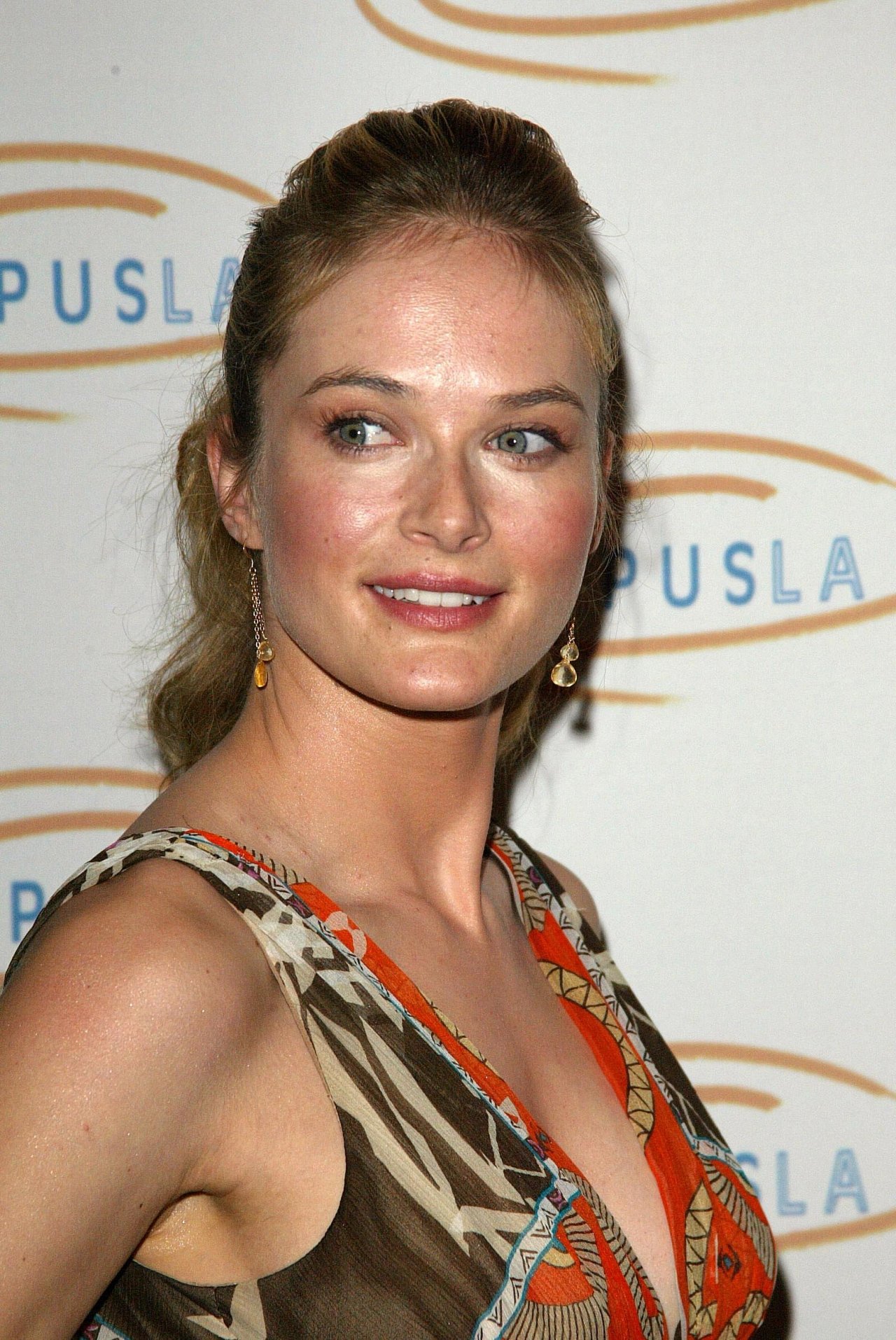 Rachel Blanchard leaked wallpapers