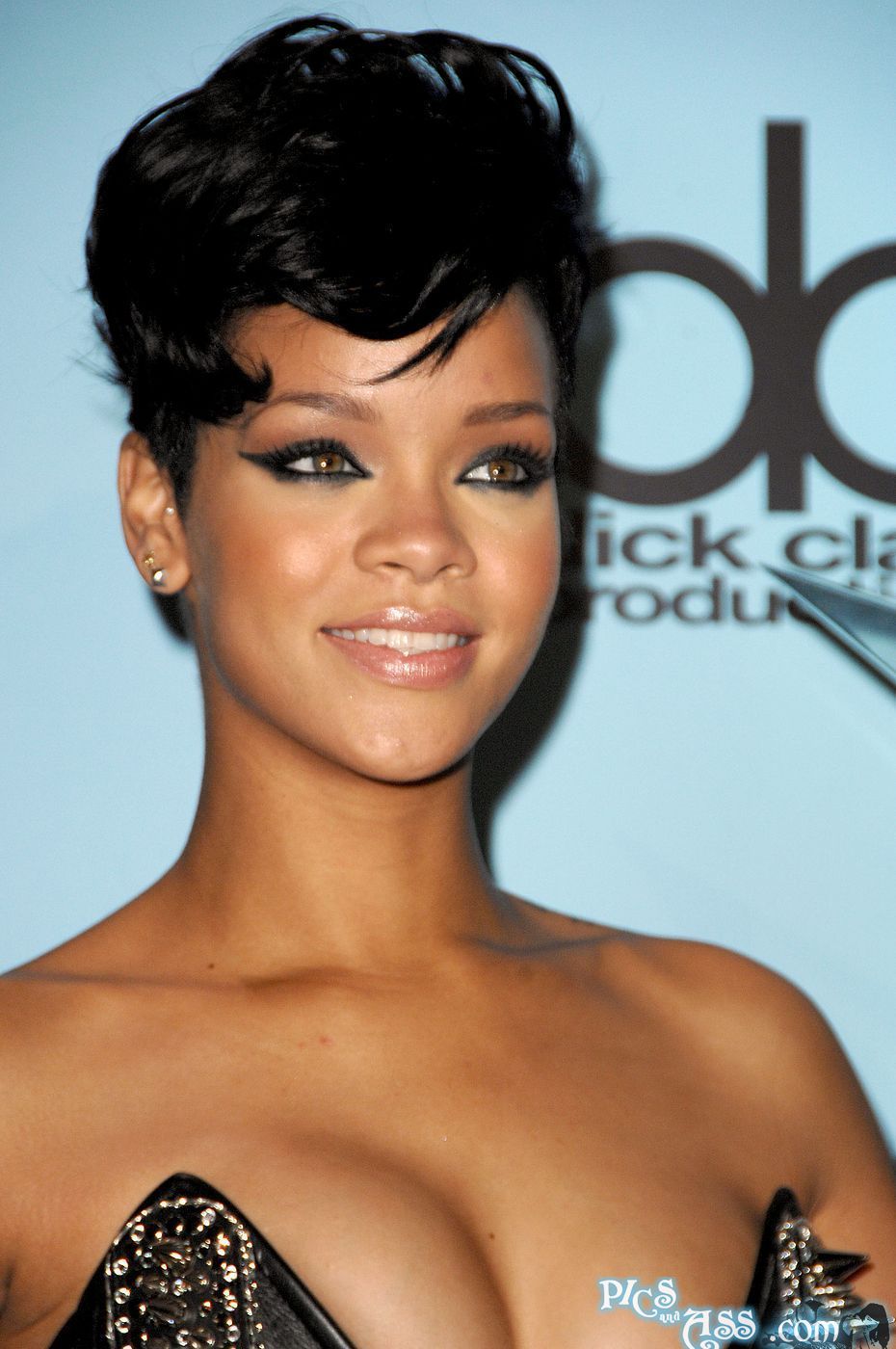 Rihanna leaked wallpapers