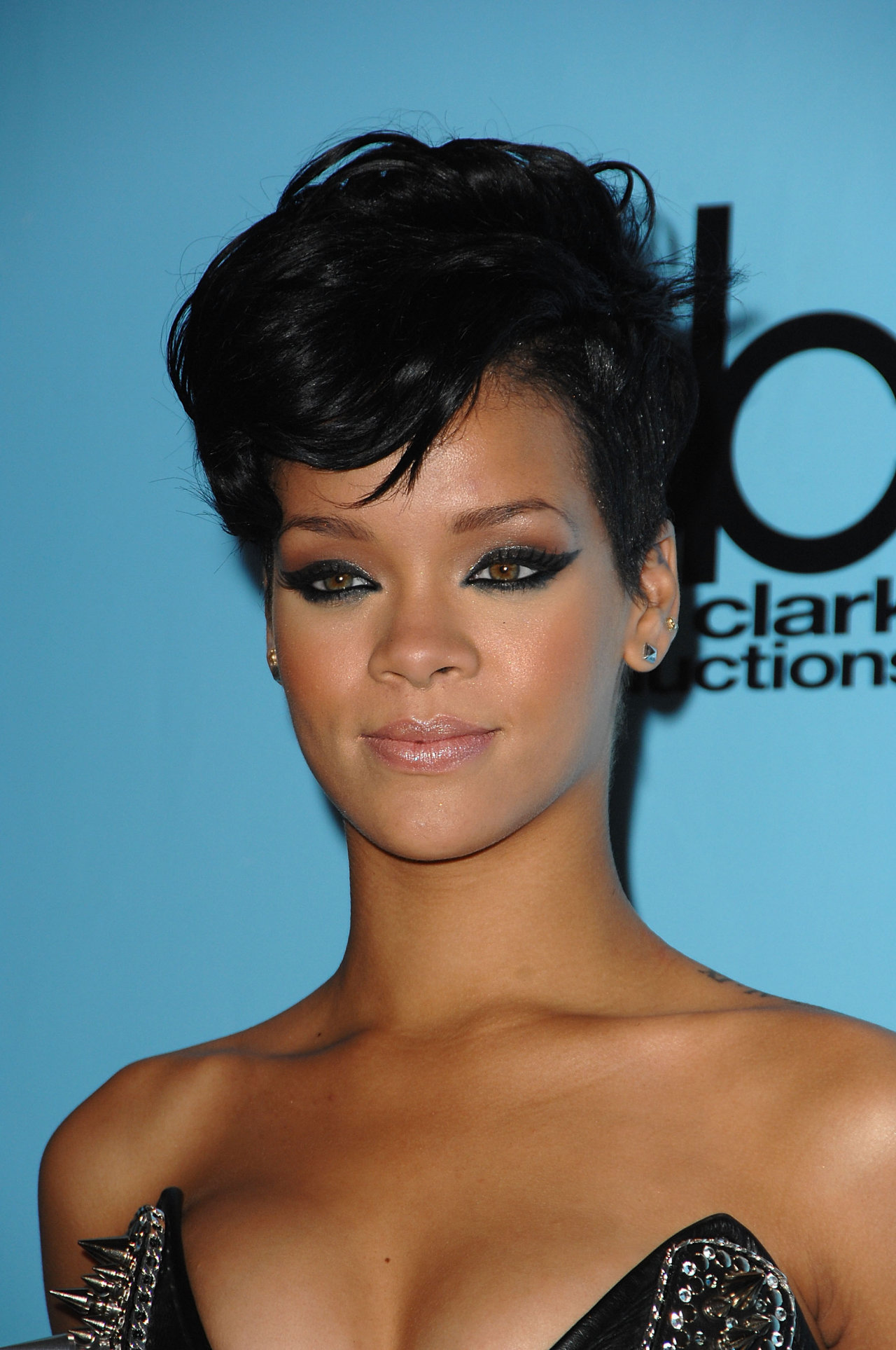 Rihanna leaked wallpapers