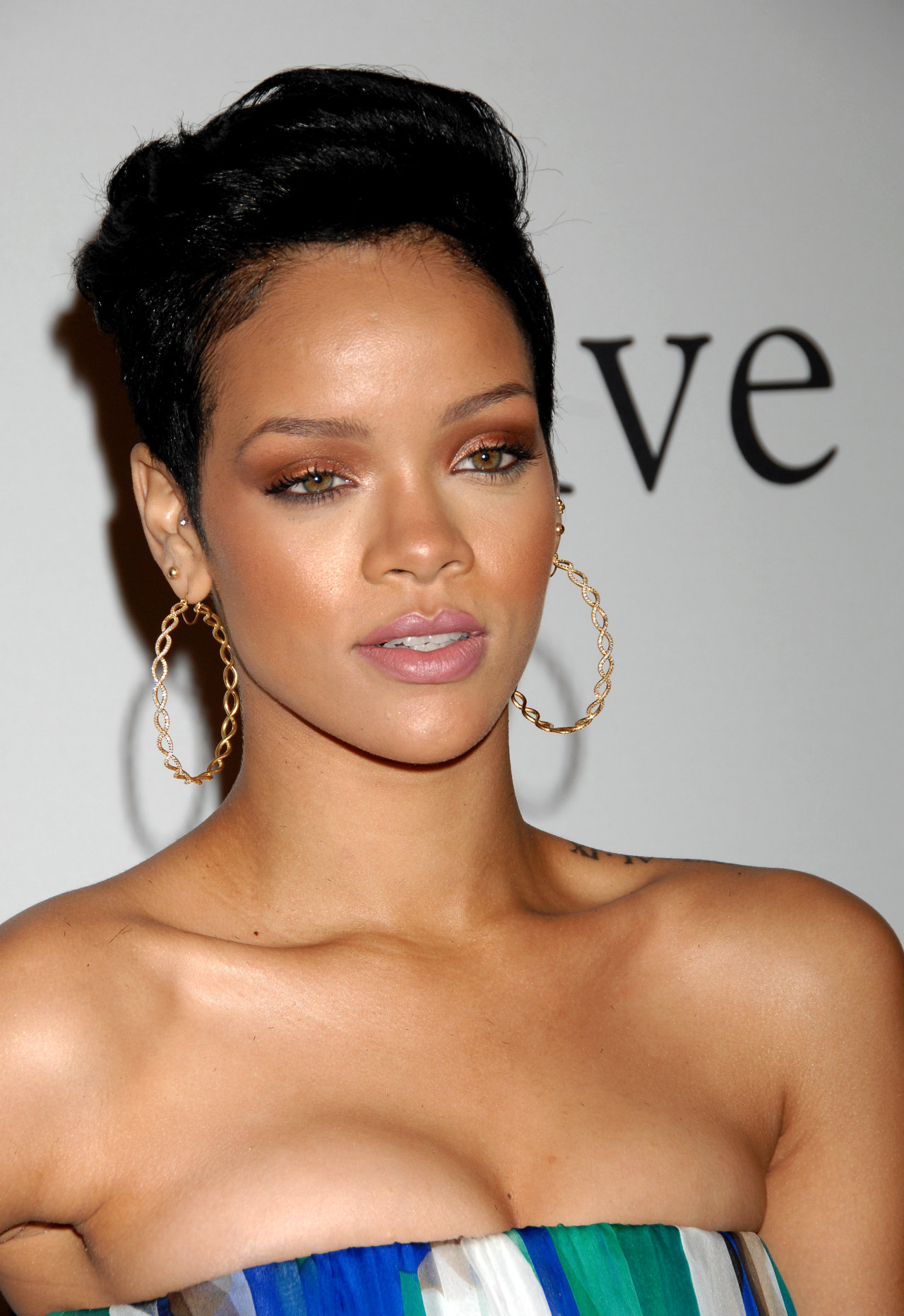 Rihanna leaked wallpapers