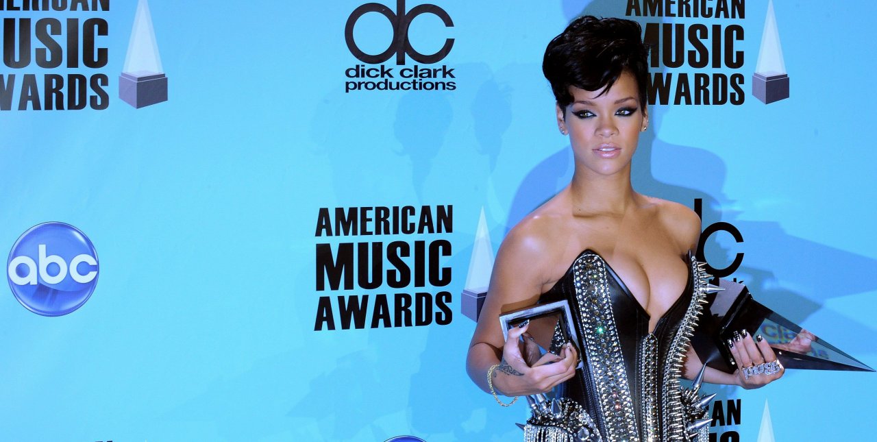 Rihanna leaked wallpapers