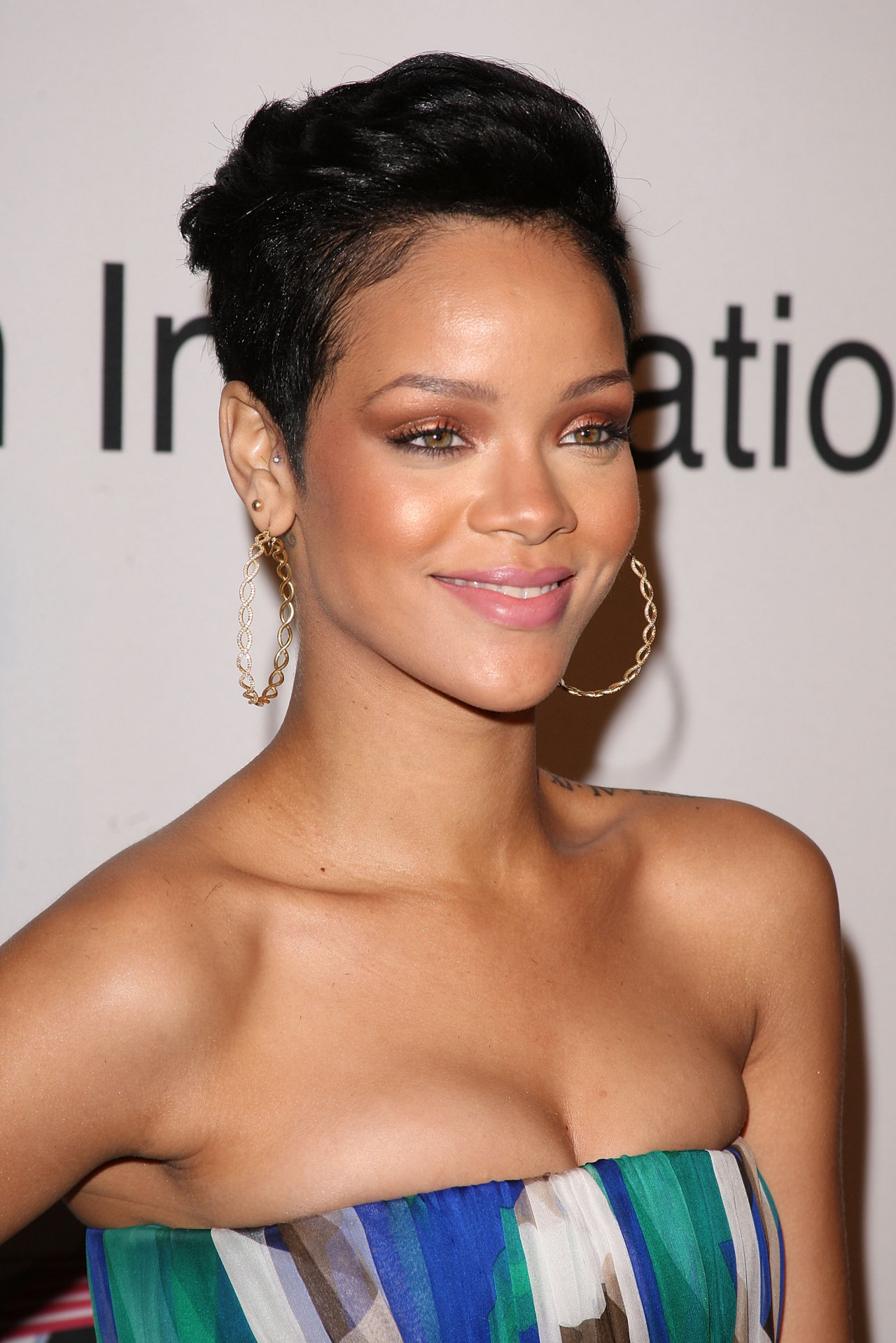 Rihanna leaked wallpapers