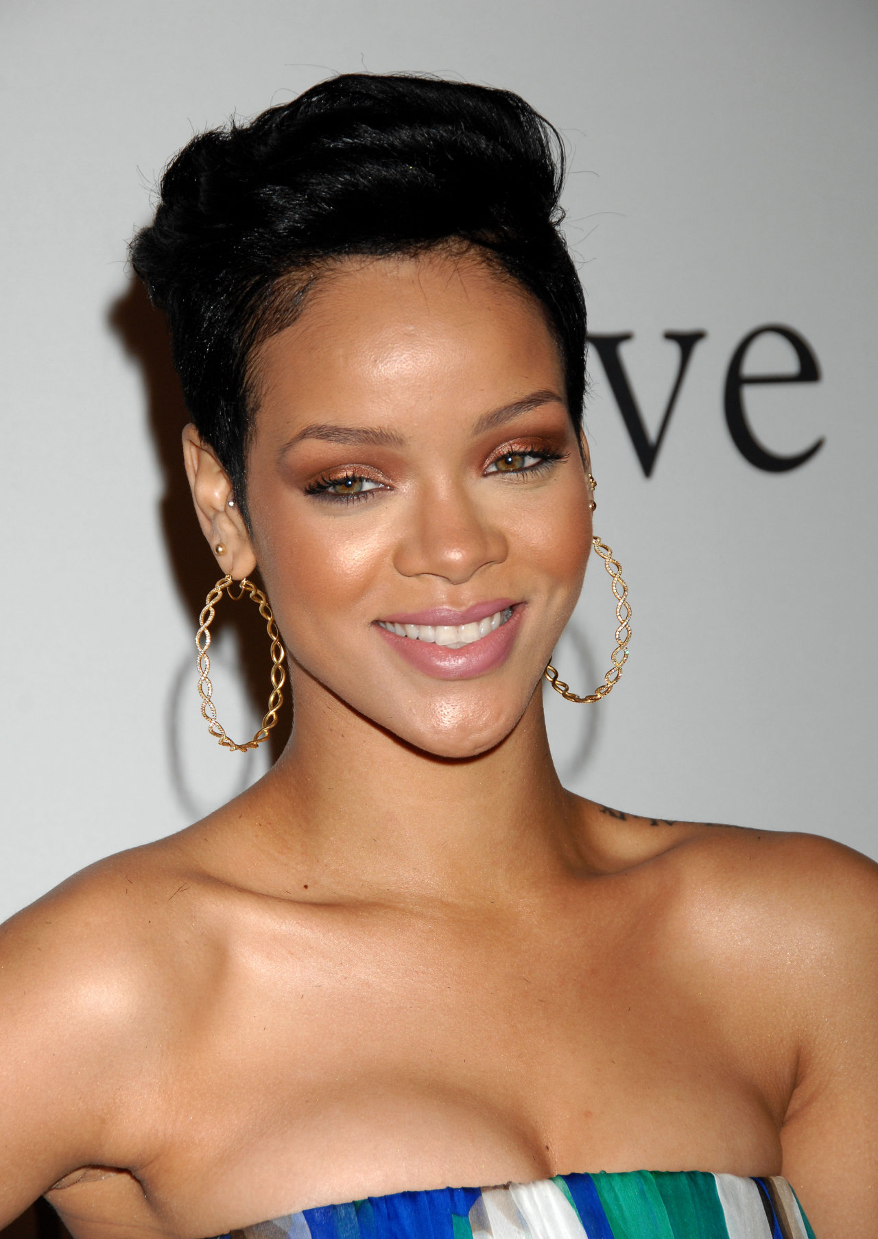 Rihanna leaked wallpapers
