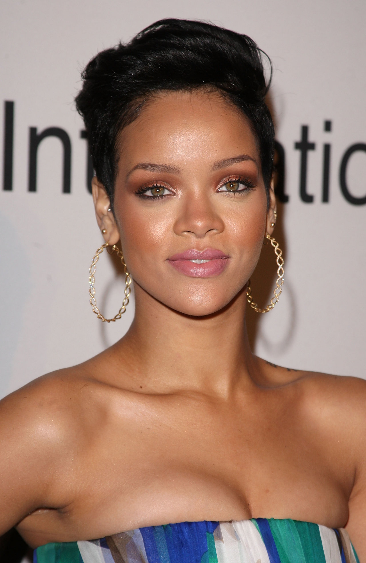 Rihanna leaked wallpapers