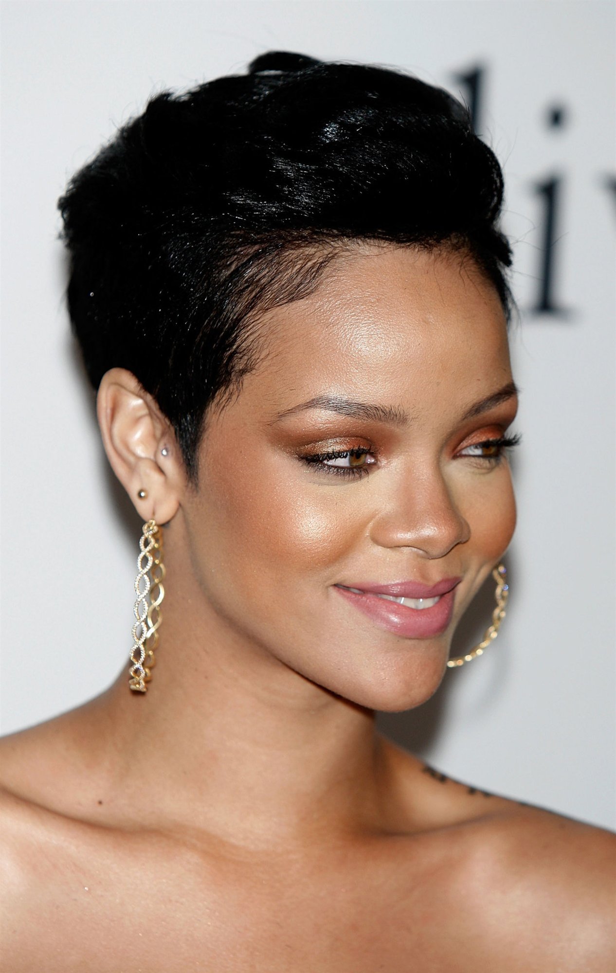 Rihanna leaked wallpapers