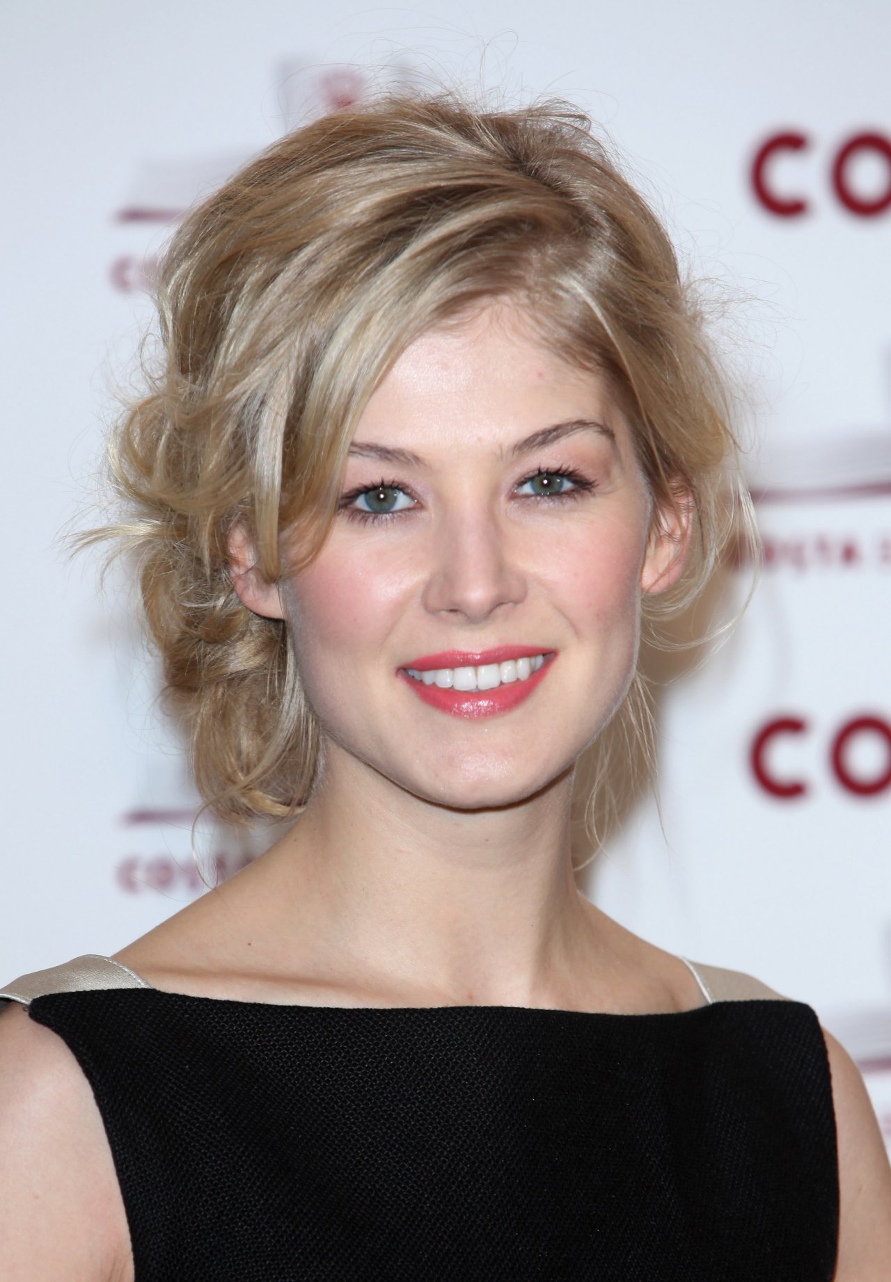 Rosamund Pike leaked wallpapers