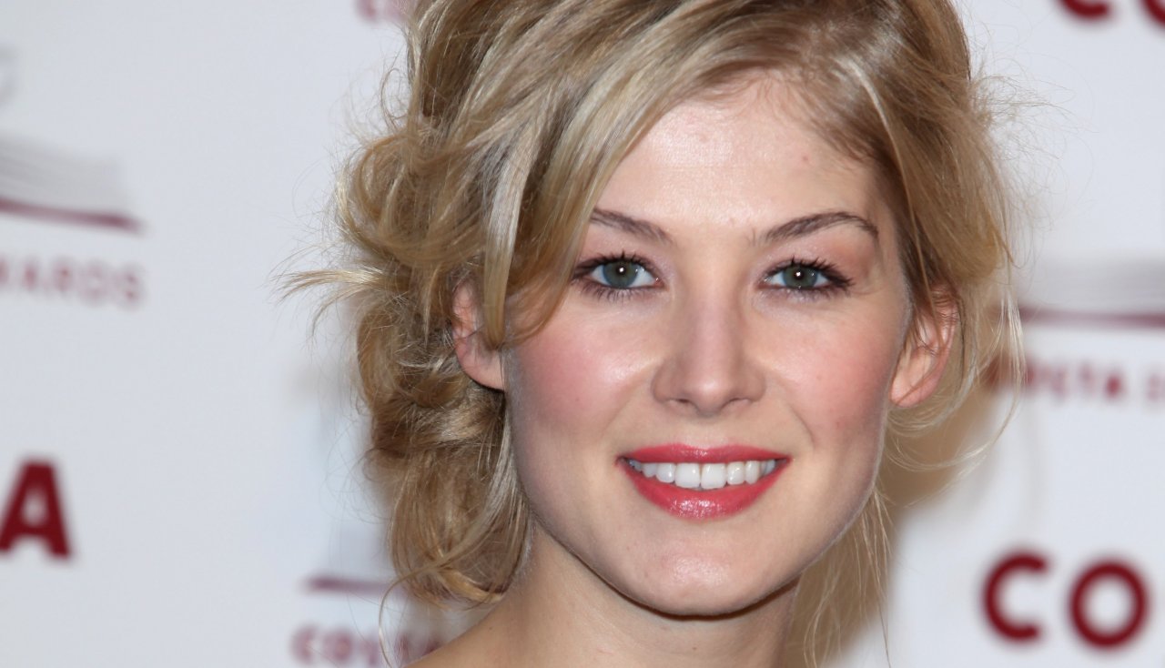 Rosamund Pike leaked wallpapers