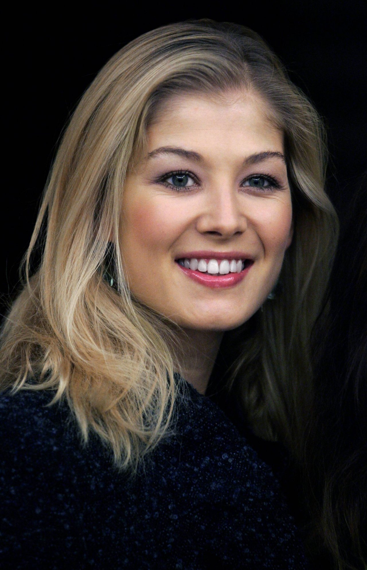 Rosamund Pike leaked wallpapers