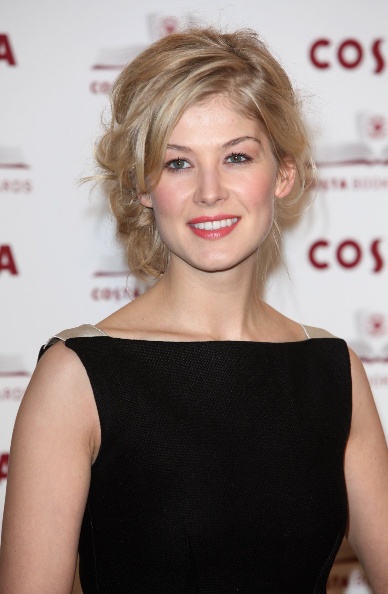 Rosamund Pike leaked wallpapers