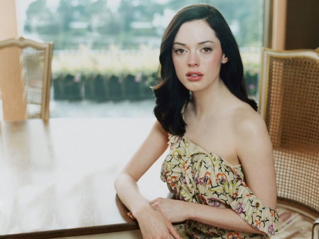 Rose McGowan leaked wallpapers