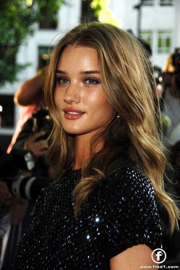 Rosie Huntington-Whiteley leaked wallpapers