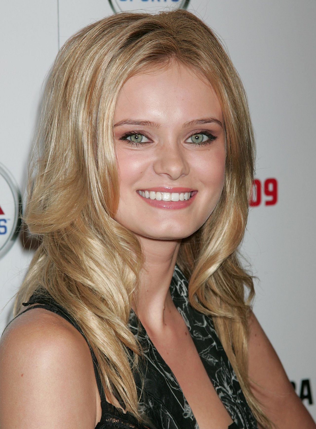 Sara Paxton leaked wallpapers