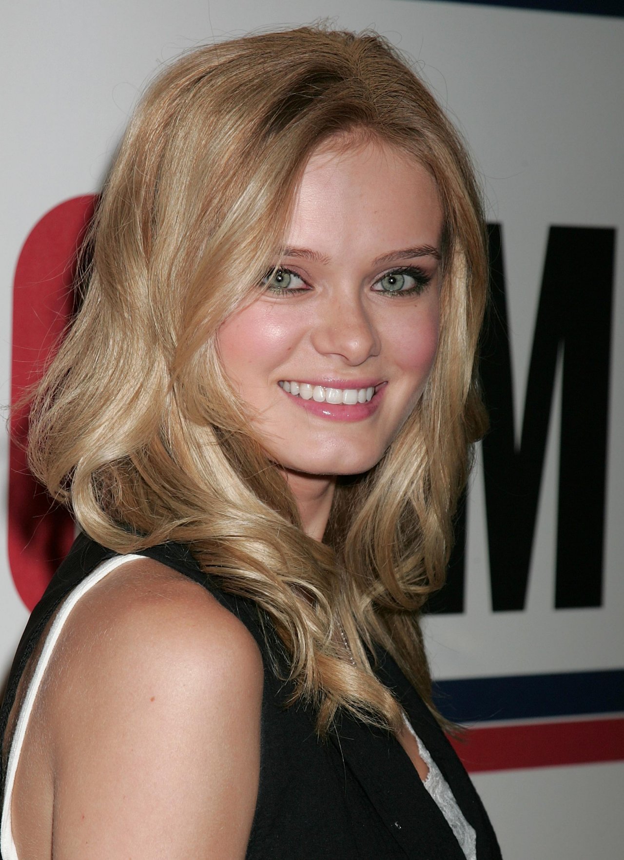 Sara Paxton leaked wallpapers