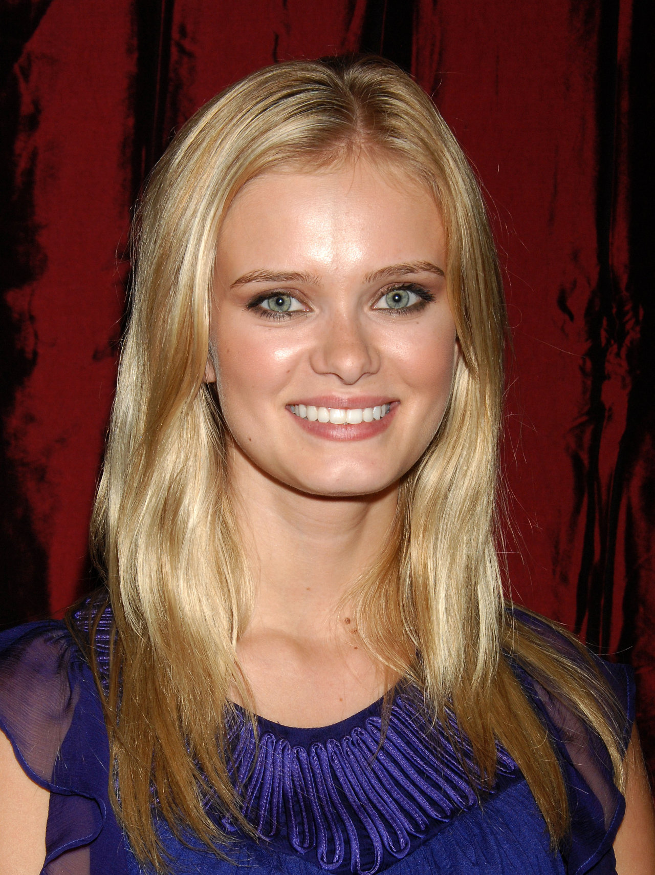 Sara Paxton leaked wallpapers