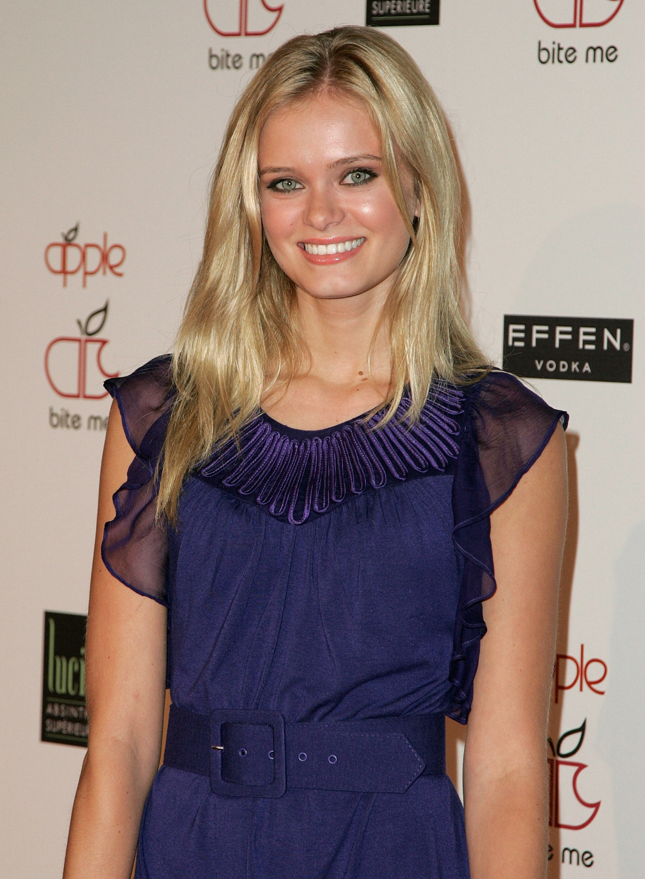 Sara Paxton leaked wallpapers