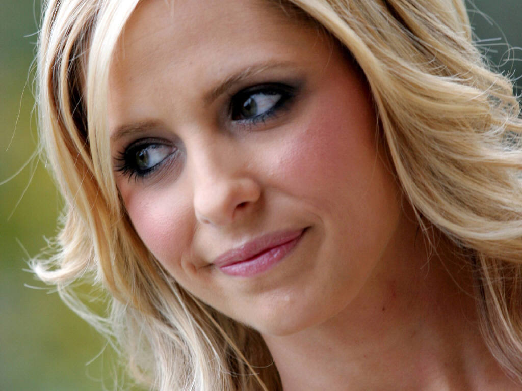 Sarah Michelle Gellar leaked wallpapers