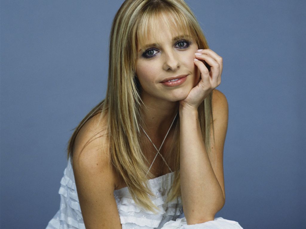 Sarah Michelle Gellar leaked wallpapers