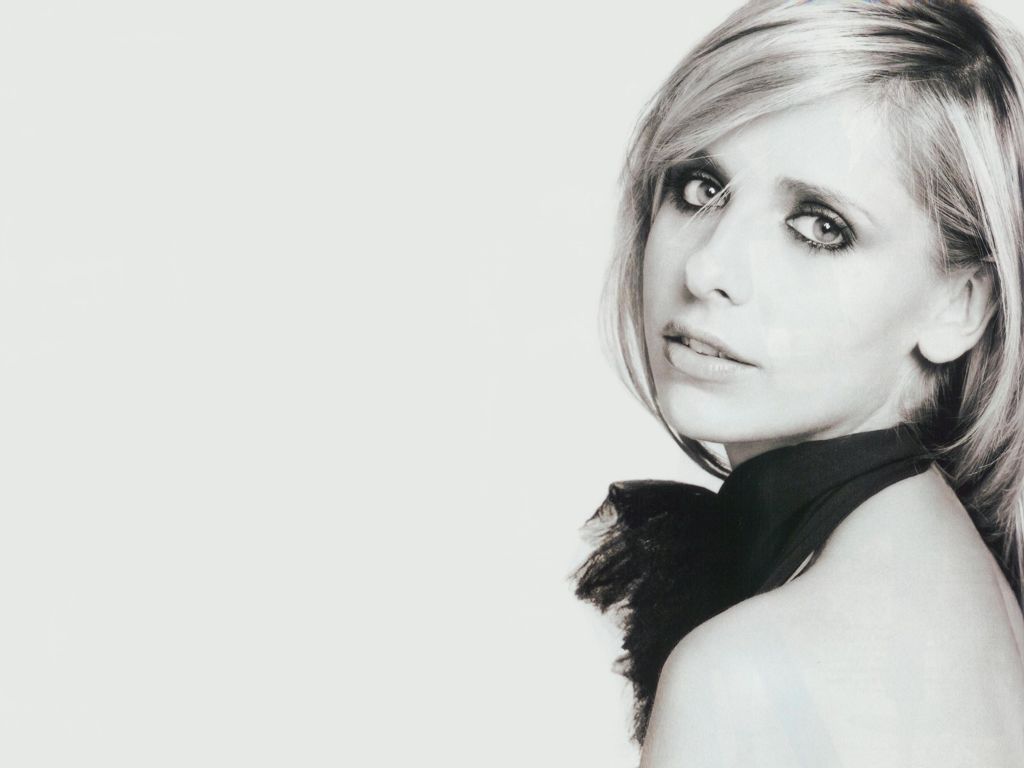 Sarah Michelle Gellar leaked wallpapers