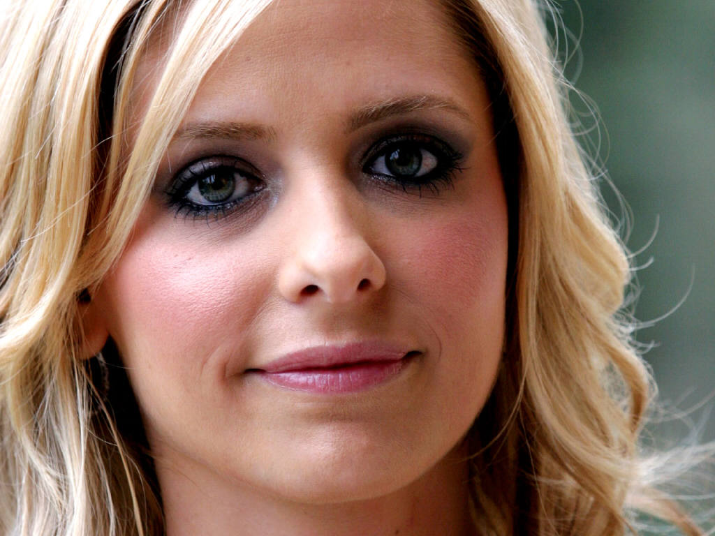 Sarah Michelle Gellar leaked wallpapers