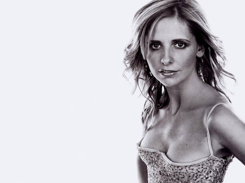 Sarah Michelle Gellar leaked wallpapers