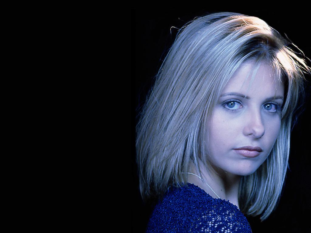 Sarah Michelle Gellar leaked wallpapers