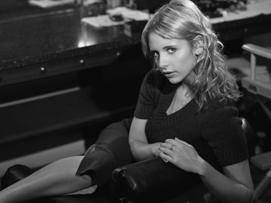 Sarah Michelle Gellar leaked wallpapers