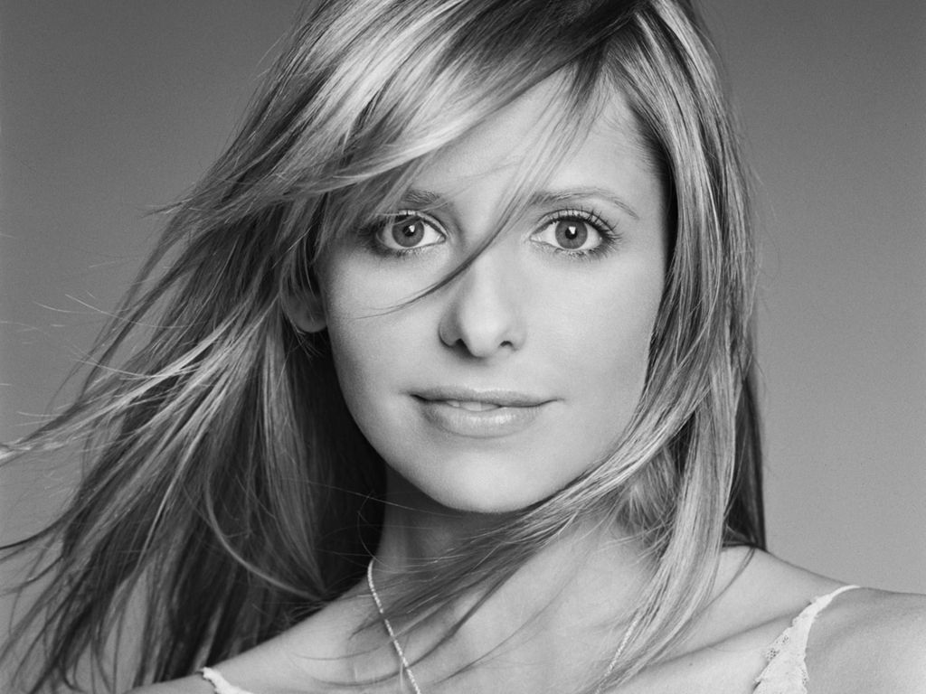 Sarah Michelle Gellar leaked wallpapers