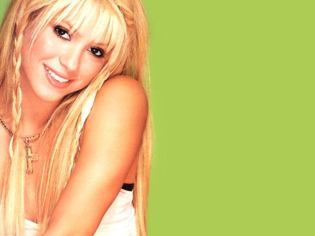 Shakira leaked wallpapers