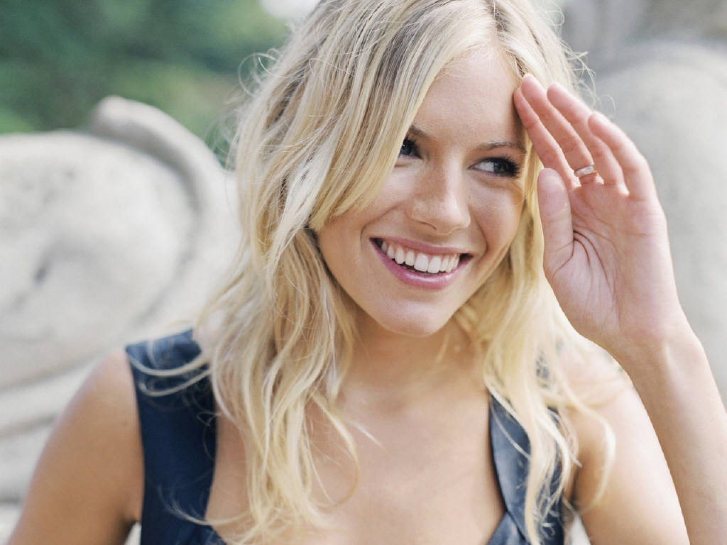 Sienna Miller leaked wallpapers