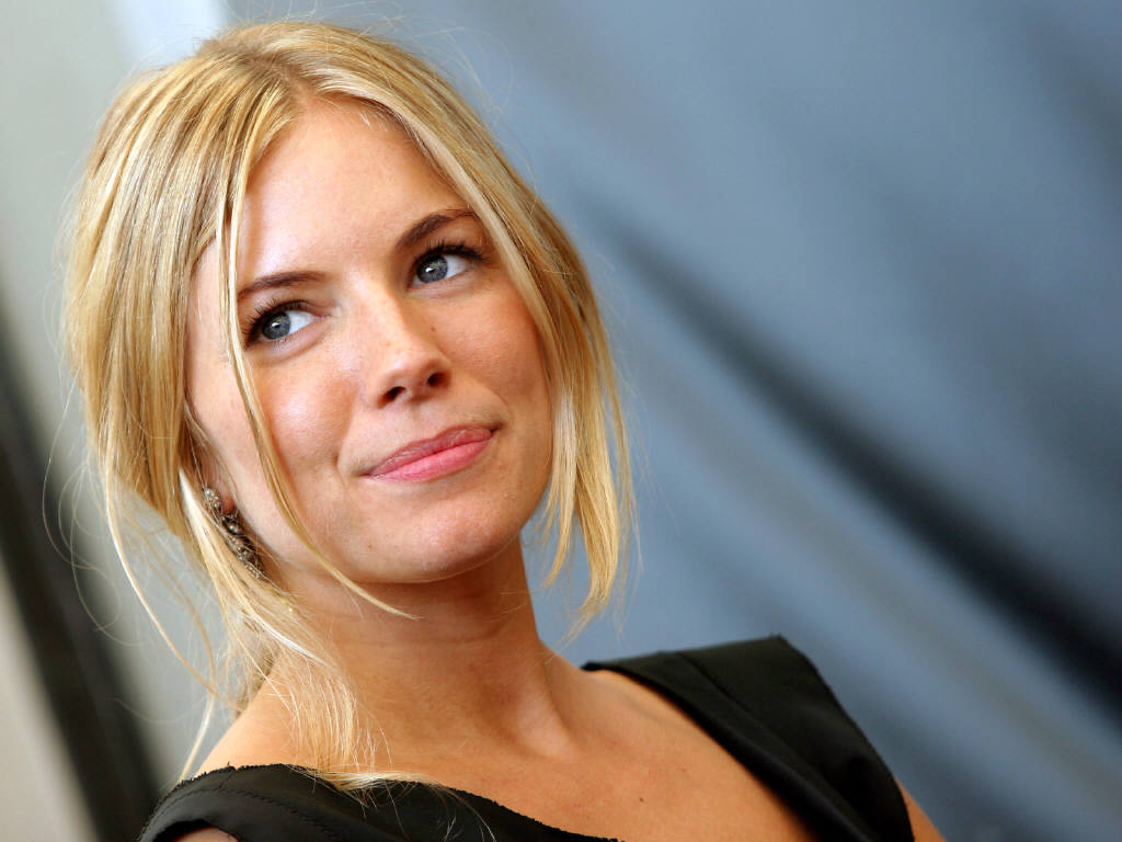 Sienna Miller leaked wallpapers