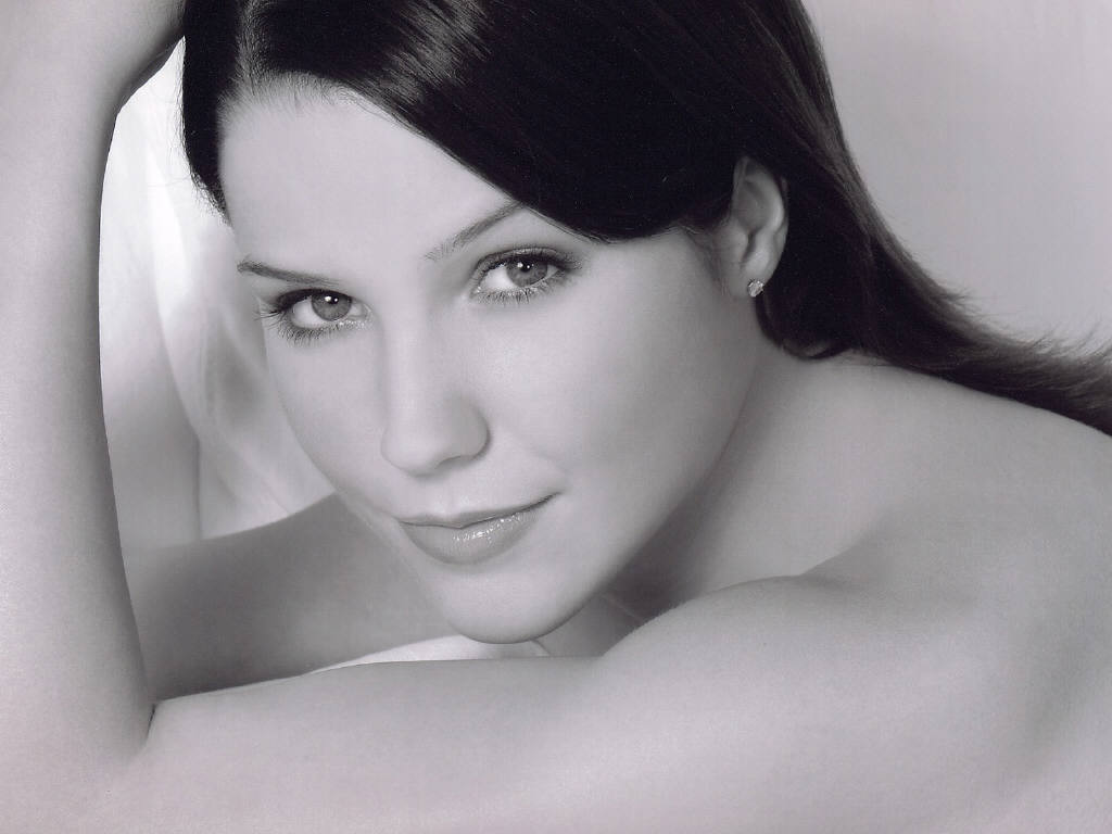 Sophia Bush leaked wallpapers