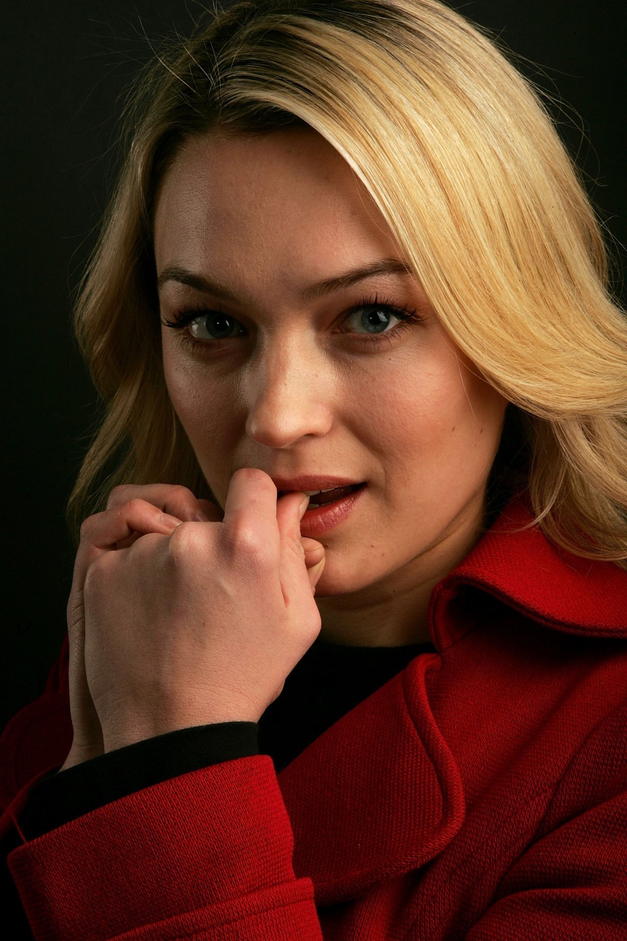 Sophia Myles leaked wallpapers