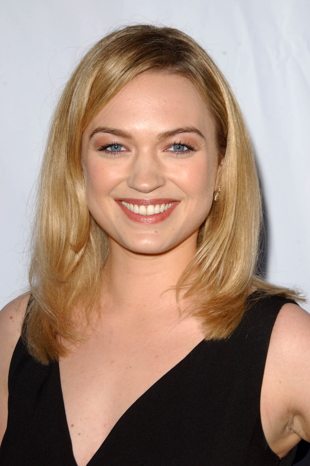 Sophia Myles leaked wallpapers