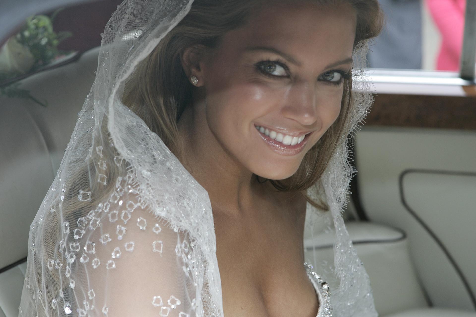 Sylvie van der Vaart leaked wallpapers