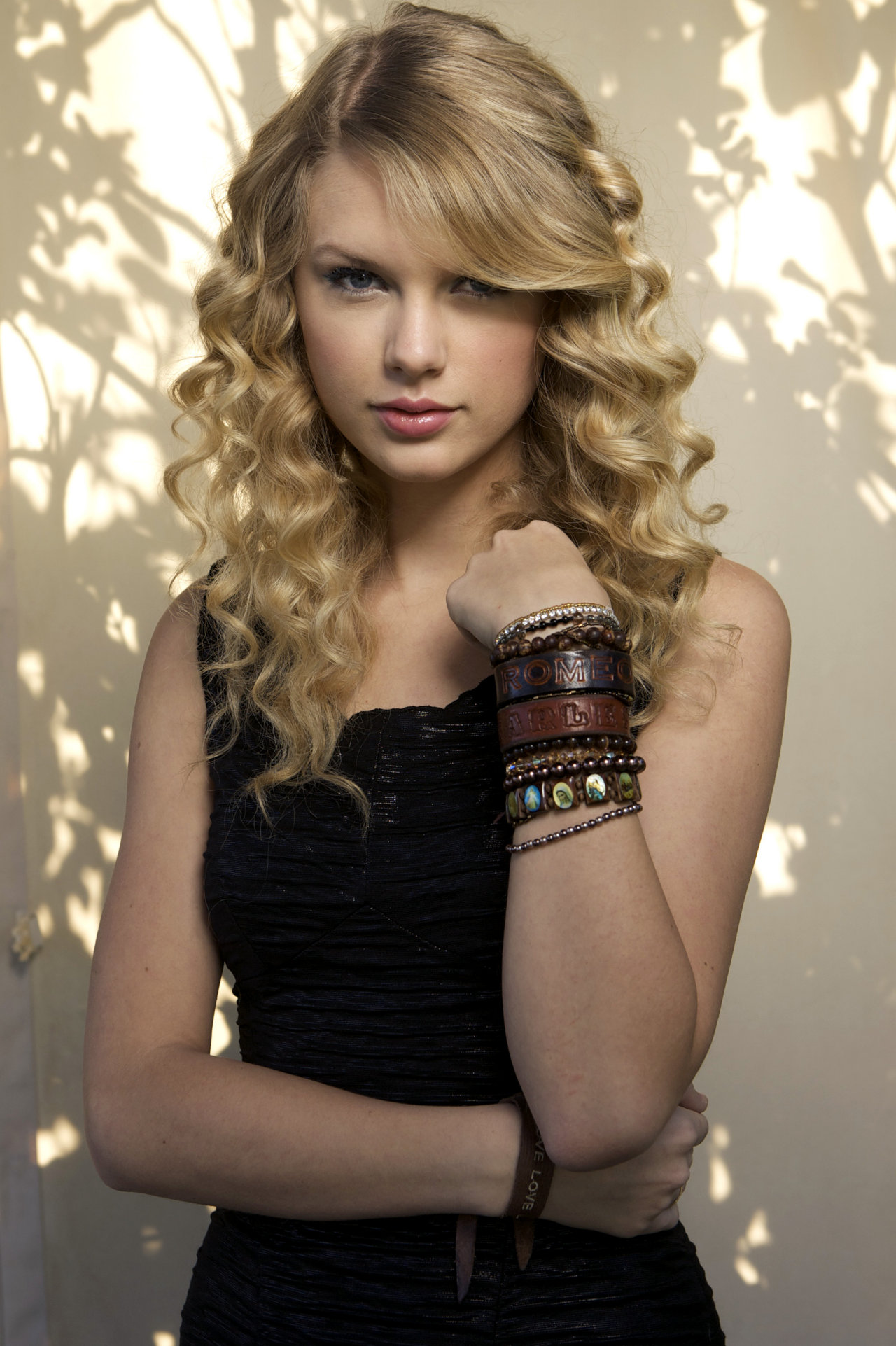 Taylor Swift leaked wallpapers