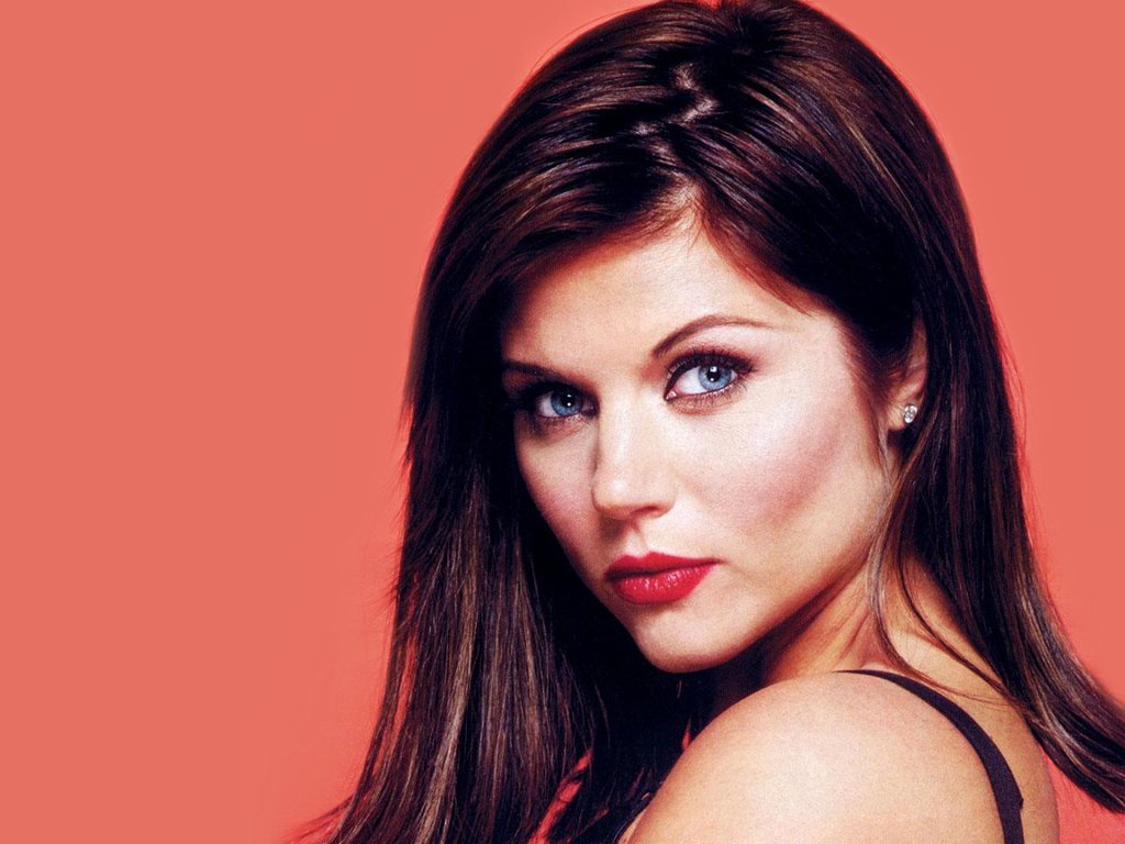 Tiffani Amber Thiessen leaked wallpapers