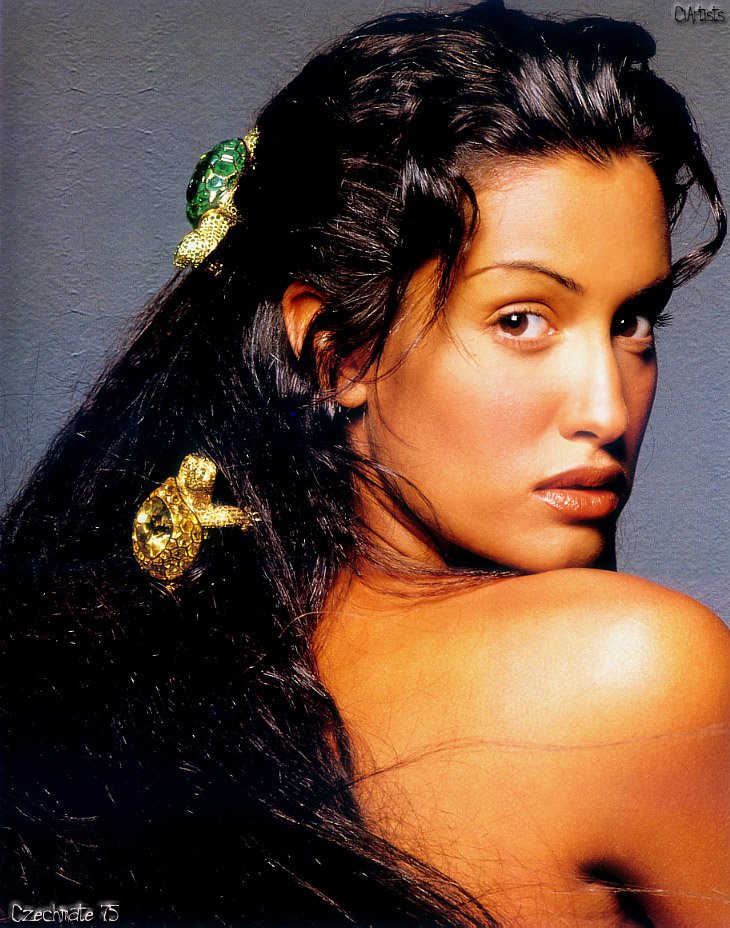 Yasmeen Ghauri leaked wallpapers