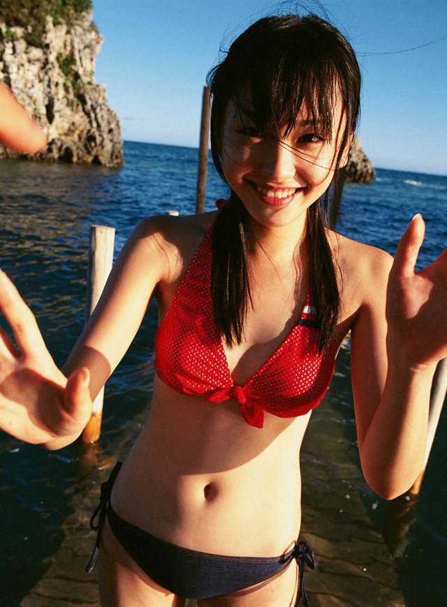 Yui Aragaki leaked wallpapers