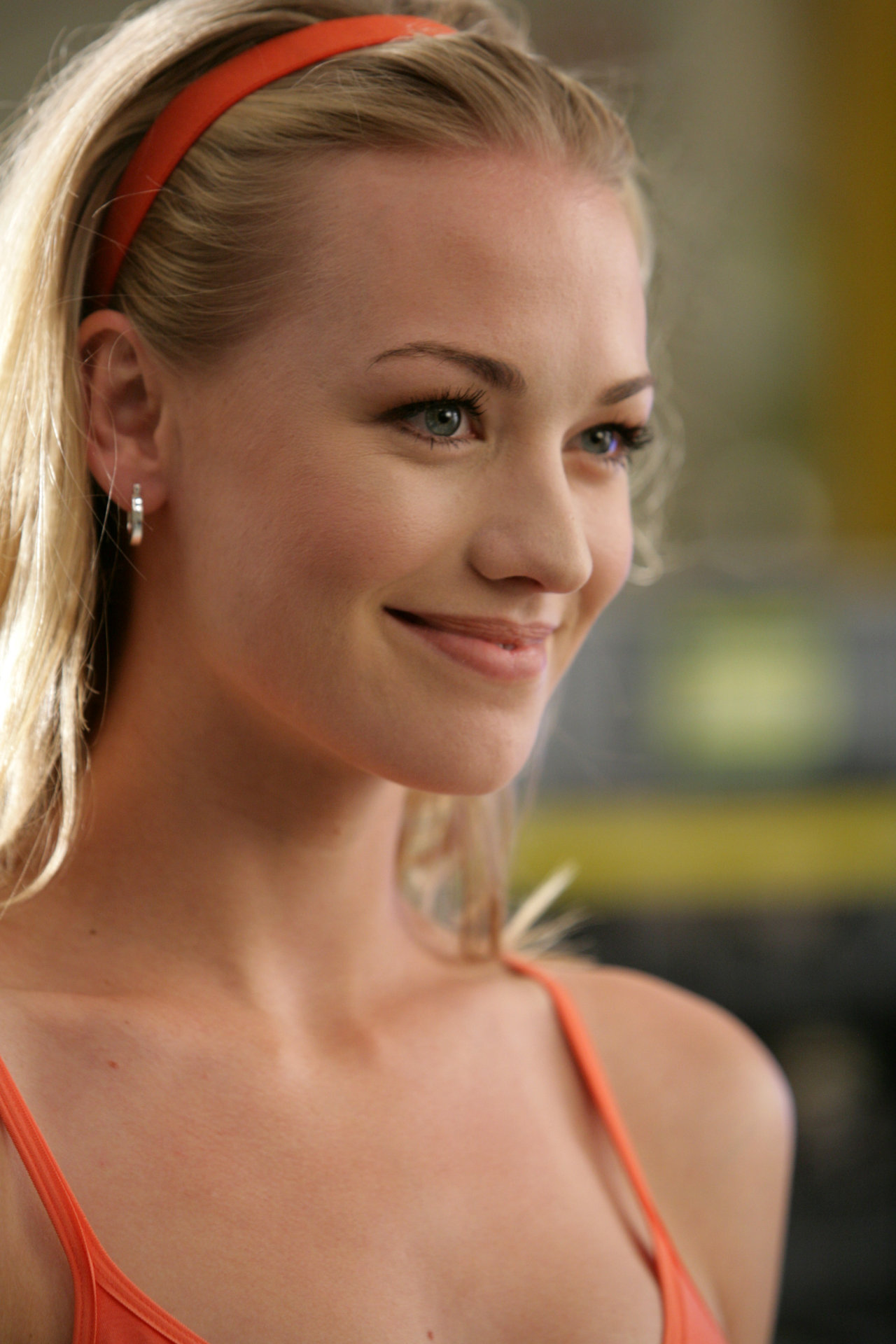 Yvonne Strahovski leaked wallpapers